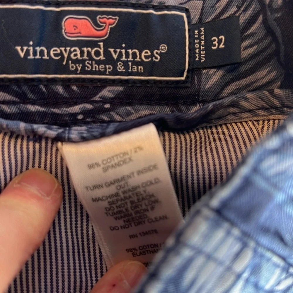 Vineyard Vines Tropical Print Shorts 32